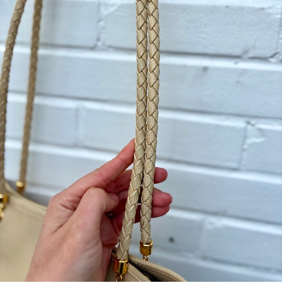 VTG Authentic Bottega Veneta Marco Polo Textured Leather Shoulder Bag, Cream EUC - Picture 5 of 16